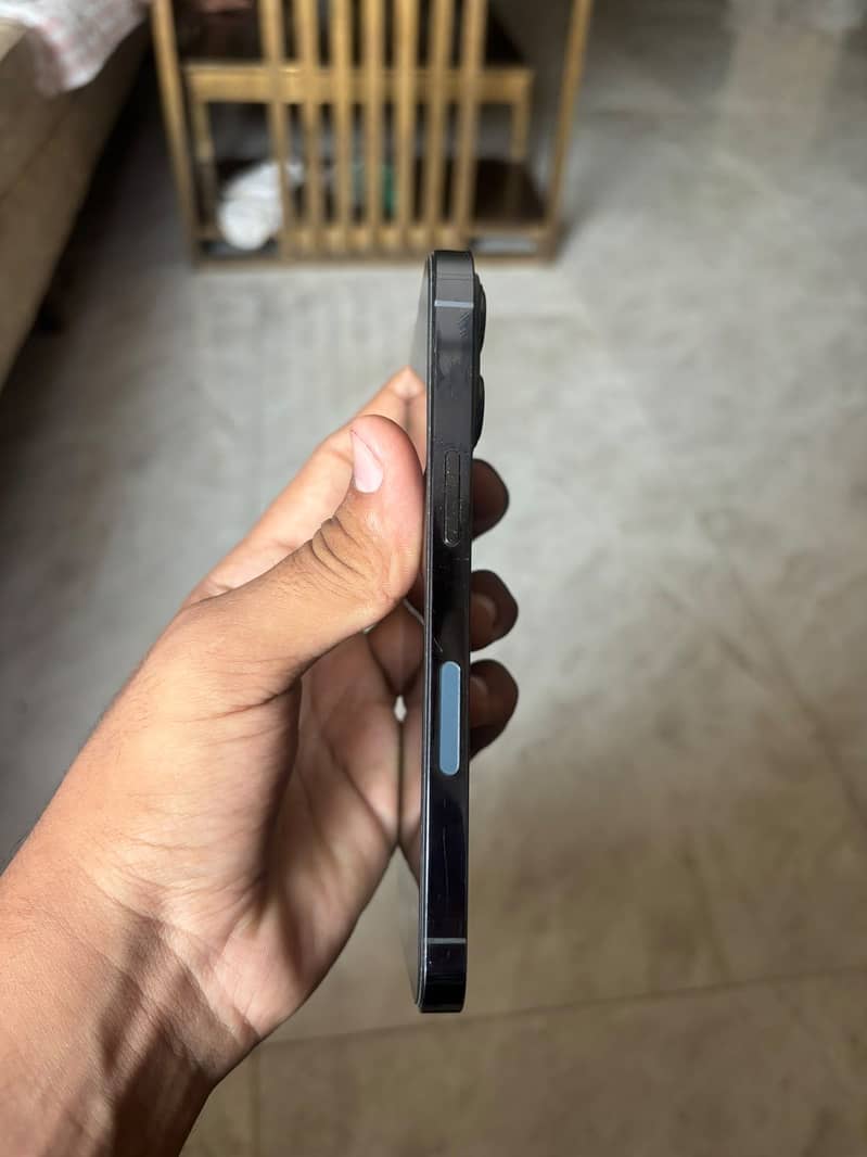Apple iPhone 13 Pro 2