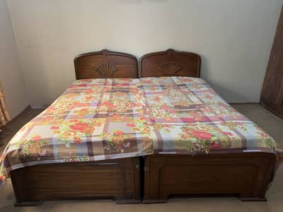 2 single beds with Mattress