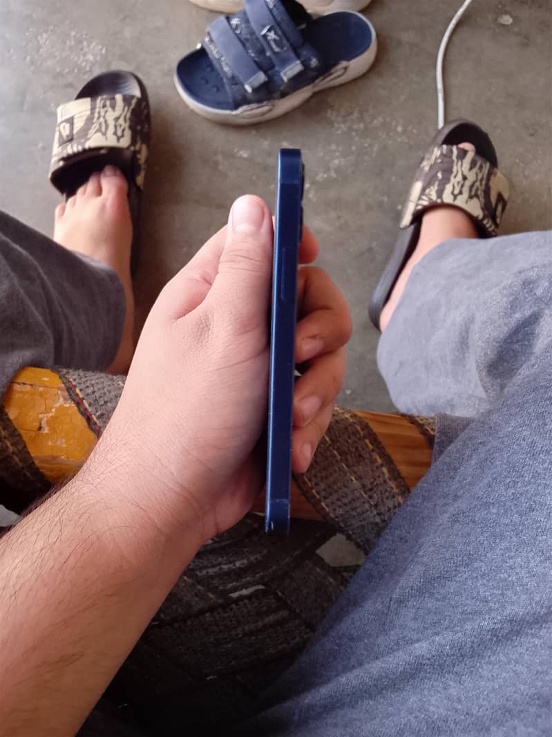 Apple iPhone 12 mini 1