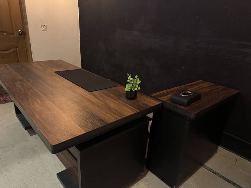 Executive table 8x4 L shape - 10/10 2