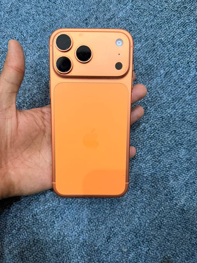 Apple iPhone 17 Pro Max 3