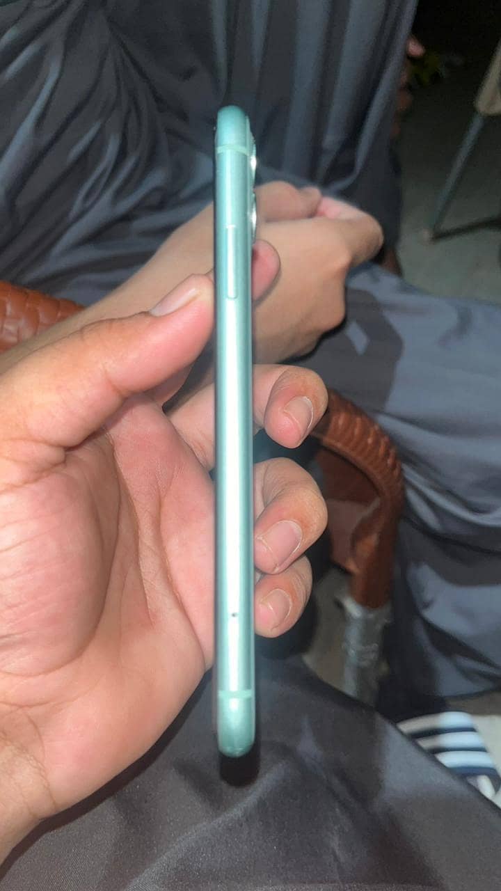 Apple iPhone 11 0