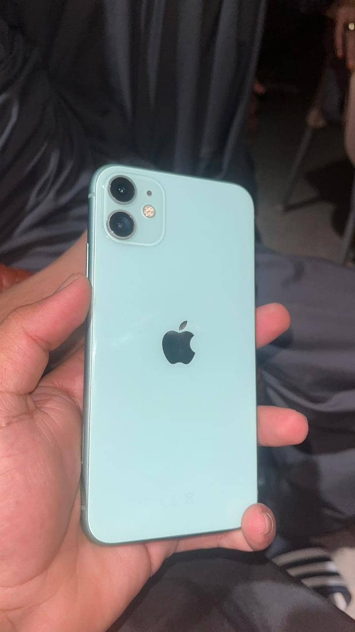 Apple iPhone 11 4