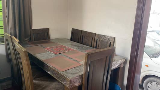 dinning table for 8 persons