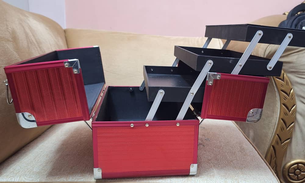 Makeup Vanity Box 4