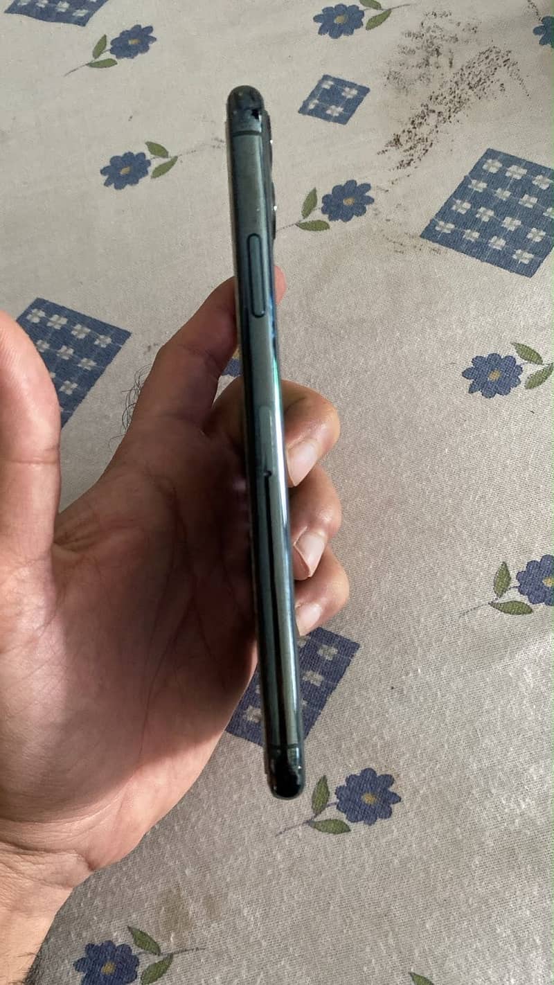 Apple iPhone 11 Pro Max 2