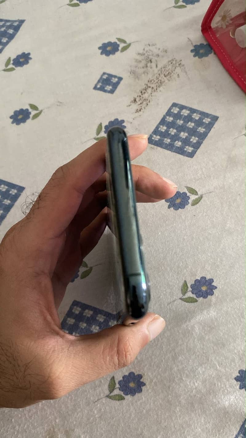 Apple iPhone 11 Pro Max 3