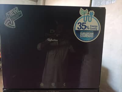 Dawlance full size fridge argent sale.