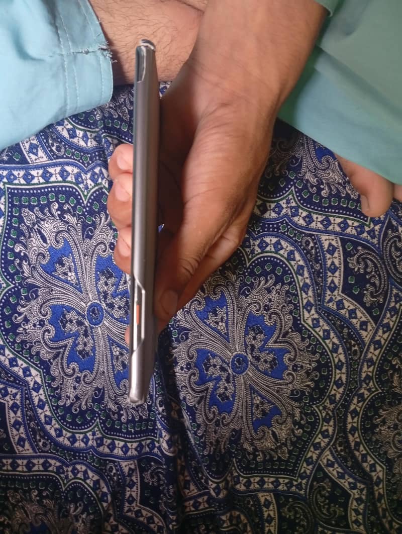 Tecno CAMON 40 Pro 0