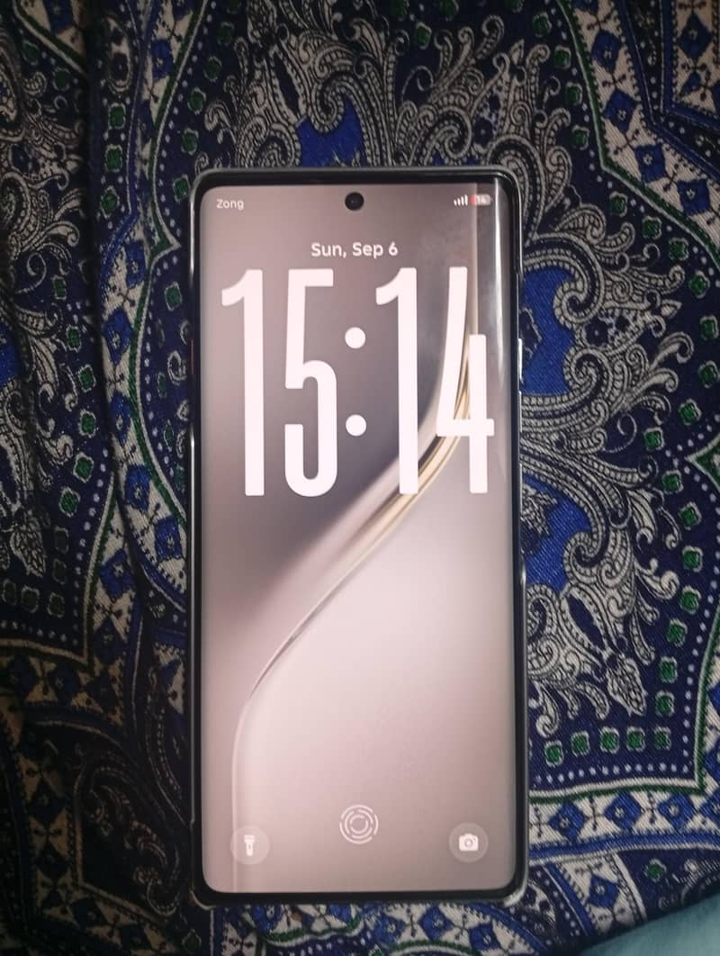 Tecno CAMON 40 Pro 2