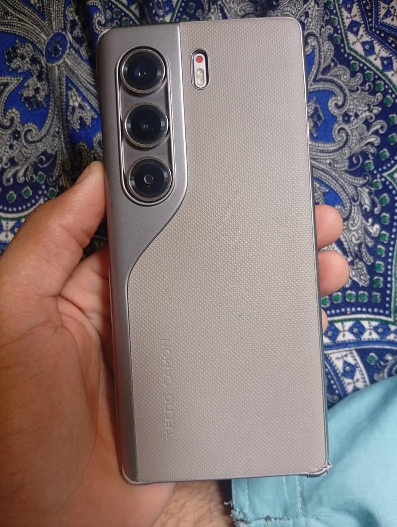 Tecno CAMON 40 Pro 3