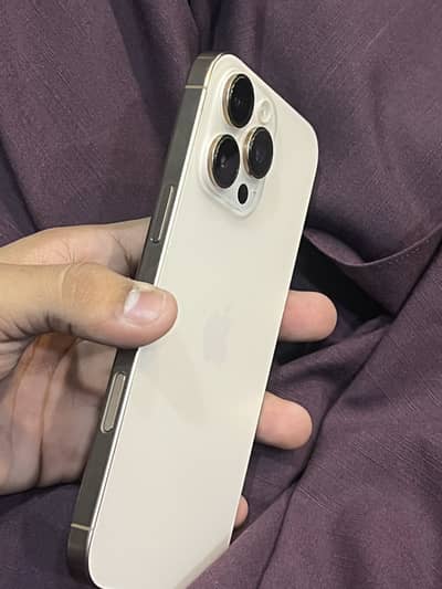 Apple iPhone 16 Pro Max
