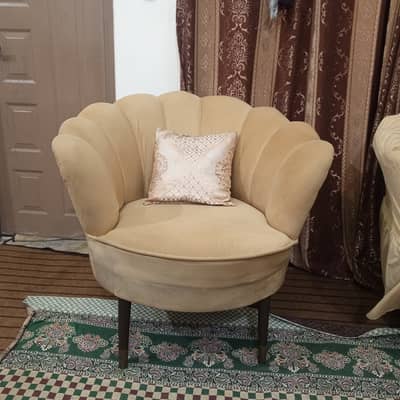 Used bed room chairs