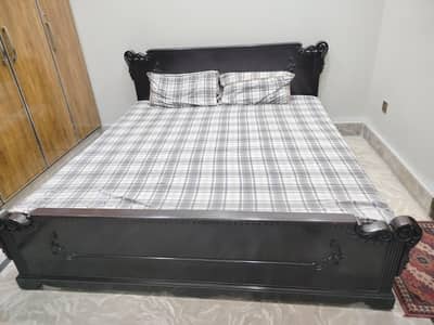 Sheesham Wood Set (King size Bed, 2 side tables , 1 dressing table ]