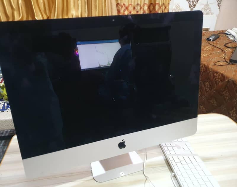 iMac. 0