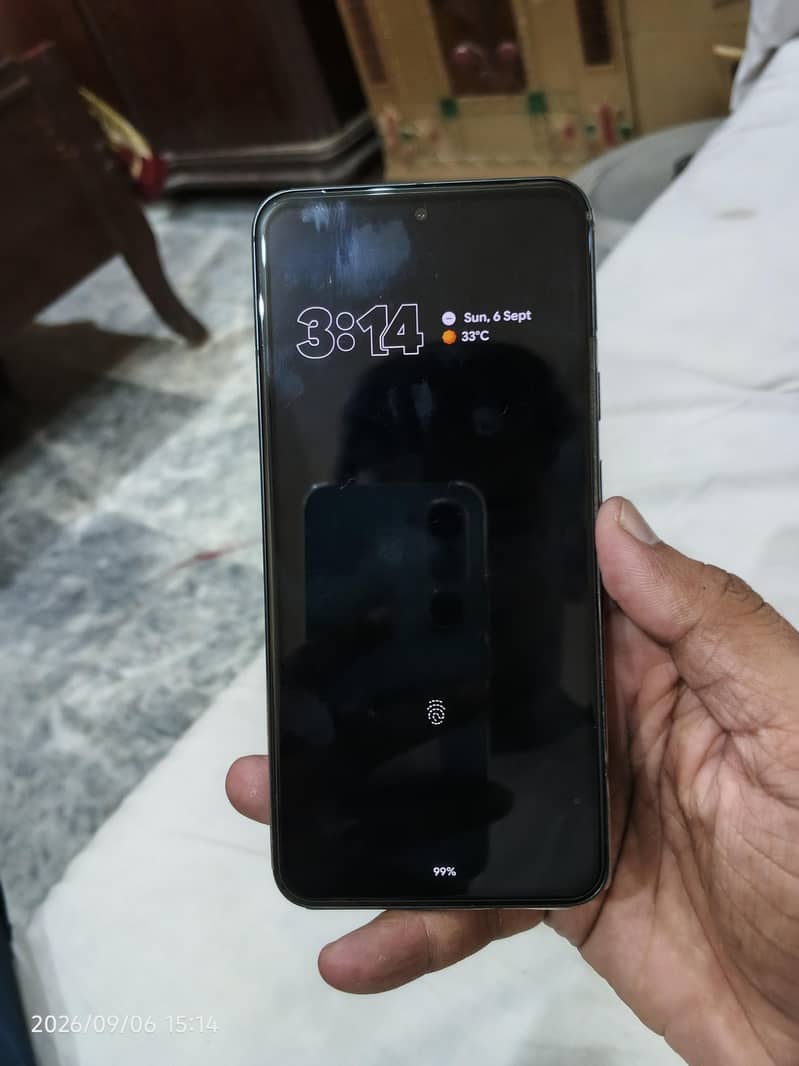 Google Pixel 8 3