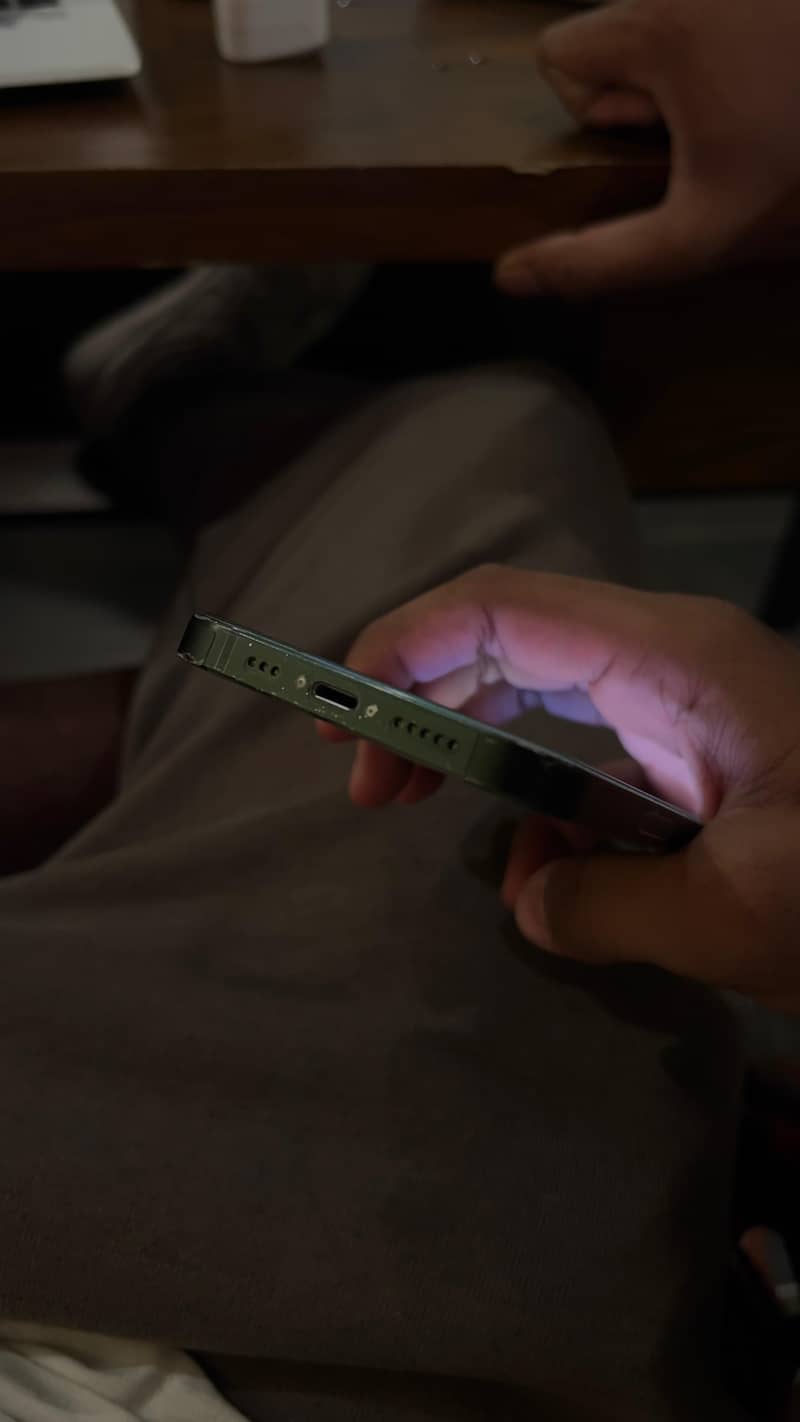 Apple iPhone 13 6
