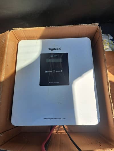 Digitech UPS 1500W - 1 month used