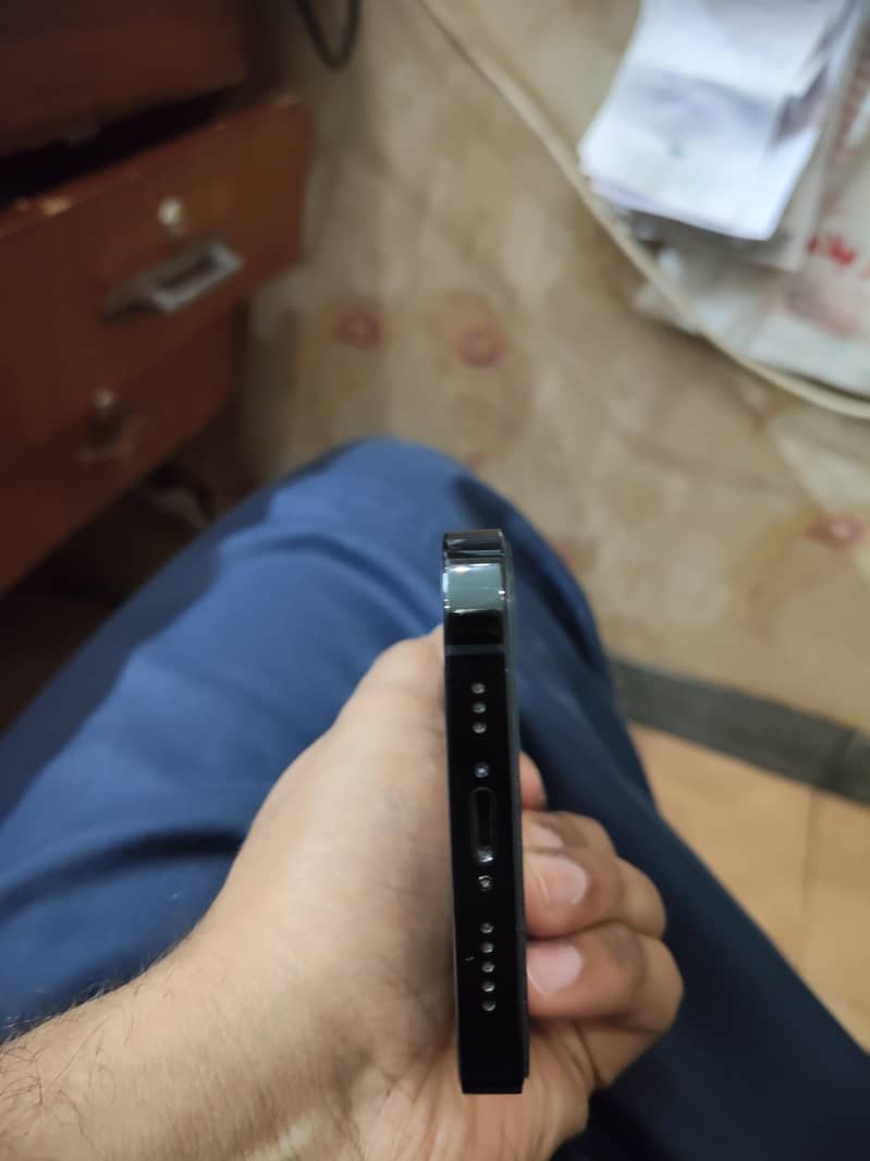 Apple iPhone 14 Pro 2