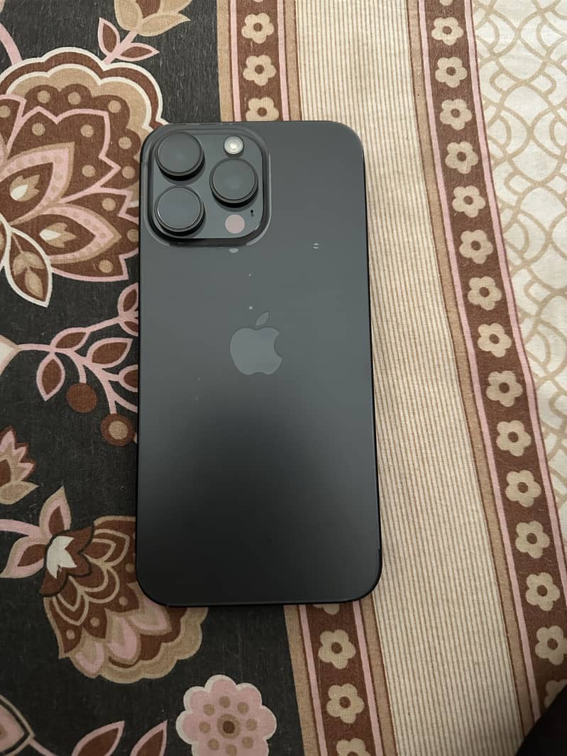 Apple iPhone 15 Pro Max 2