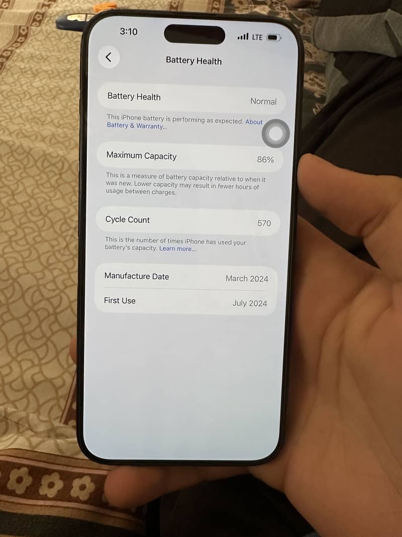 Apple iPhone 15 Pro Max 4