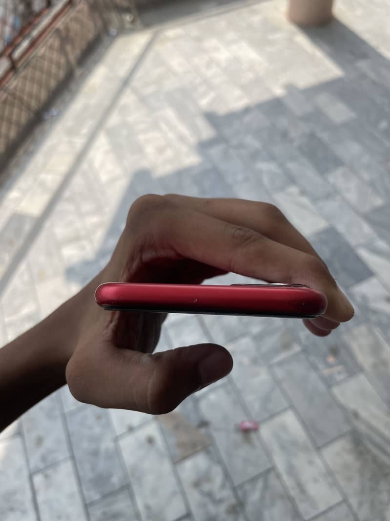 Apple iPhone 11 3