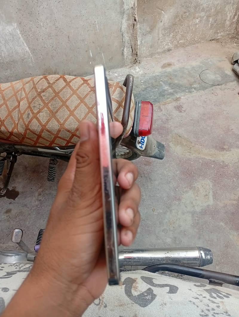 Infinix Note 40 5