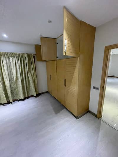 CANTT,EXECUTIVE APARTMENT FOR SALE MAIN BOULEVARD GULBERG GARDEN TOWN CANAL ROAD UPPER MALL SHADMAN GOR ZAMAN PARK LAHORE