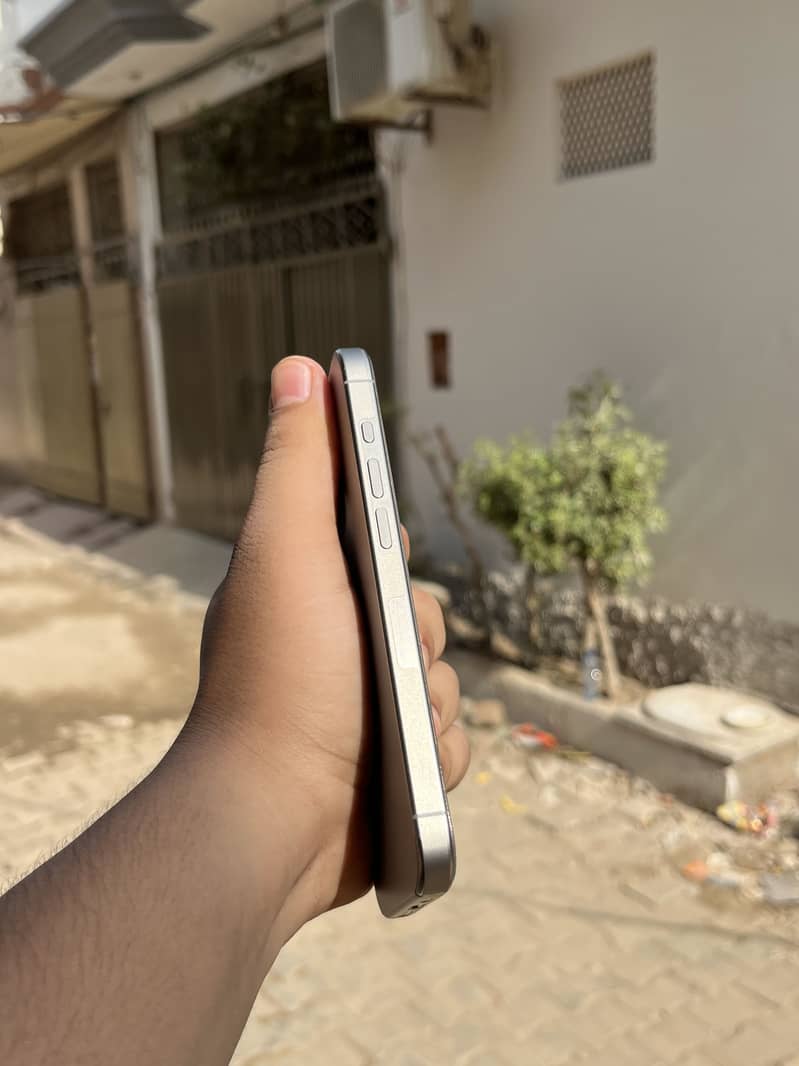 Apple iPhone 15 Pro 5