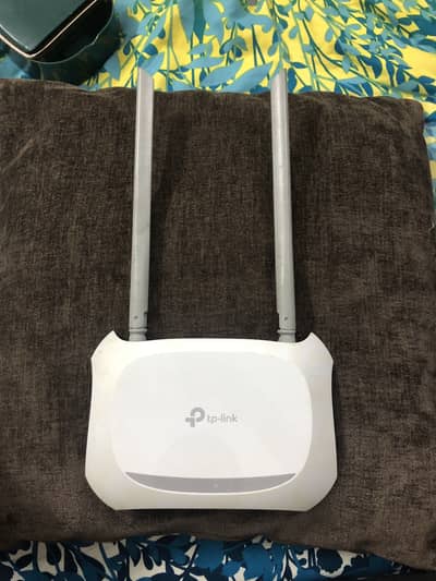 TP- LINK Duel Antenna 300Mbps wifi router