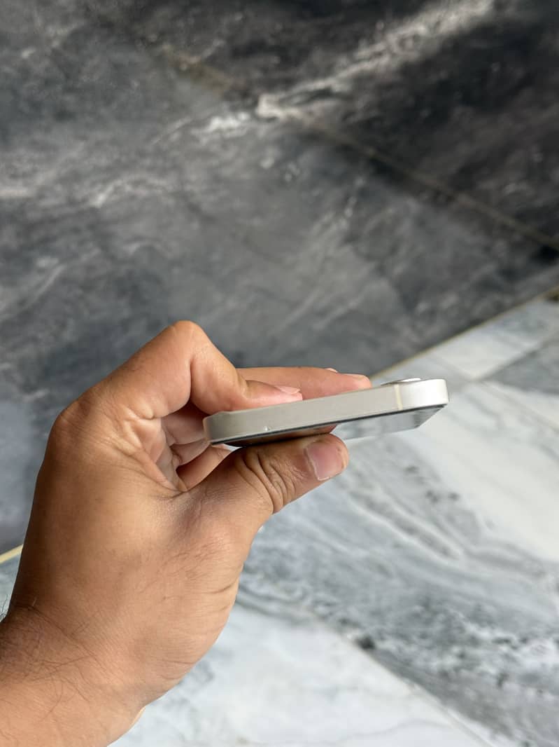 Apple iPhone 12 2