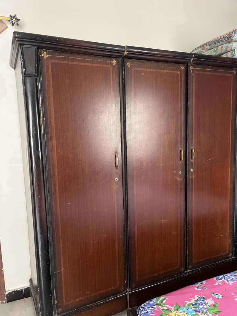 Wardrobe 0