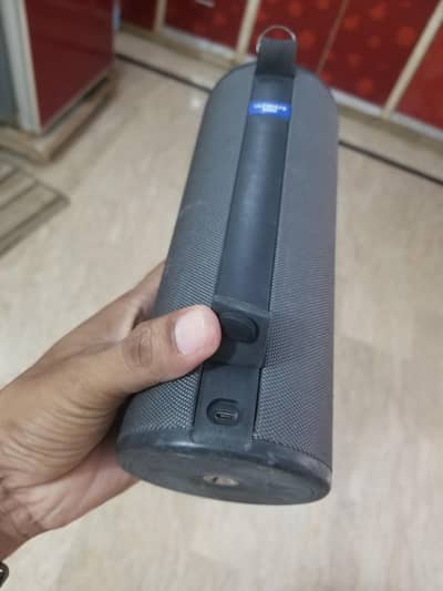 UE Megaboom 3 portable speaker in new condition