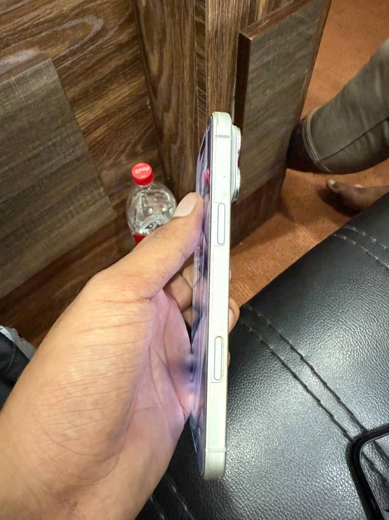 Apple iPhone 17 Pro Max 0
