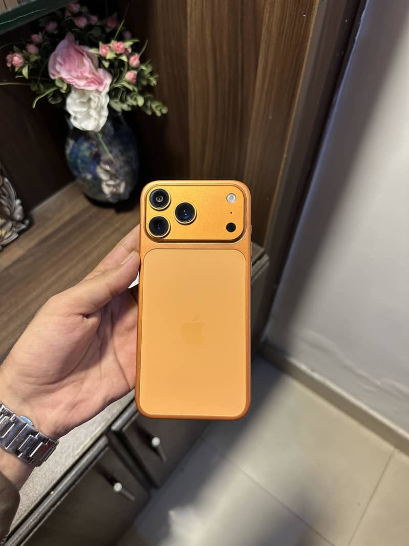 Apple iPhone 17 Pro Max 4