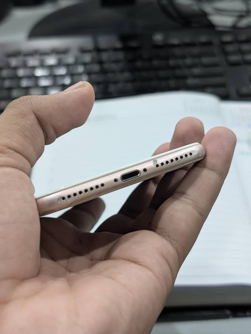 Apple iPhone 7 Plus 5
