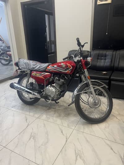 Honda 125 brand new 2027 (03215682896)
