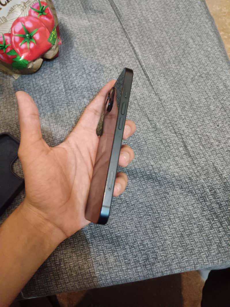 Apple iPhone 13 1
