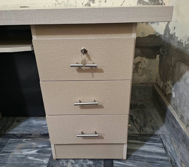 Computer Table Double Box 2.5×5 Ft 4