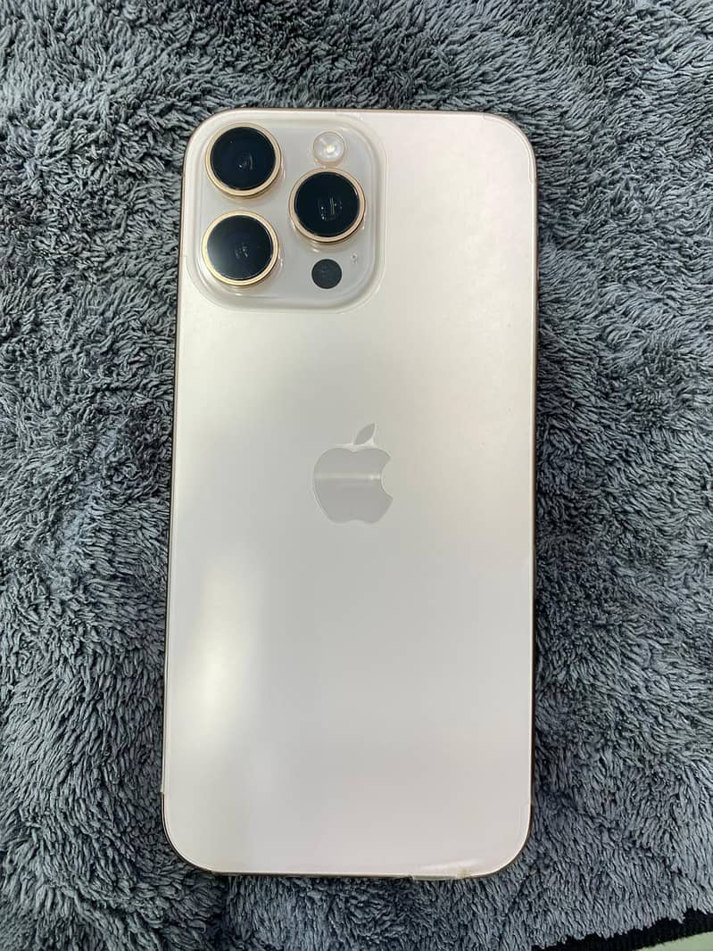 Apple iPhone 16 Pro Max 2