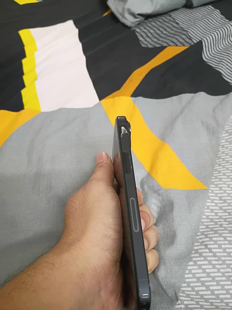 Apple iPhone 15 2