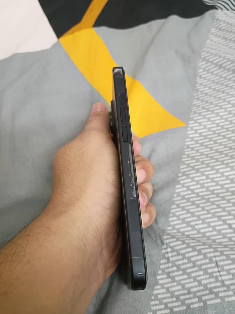 Apple iPhone 15 6