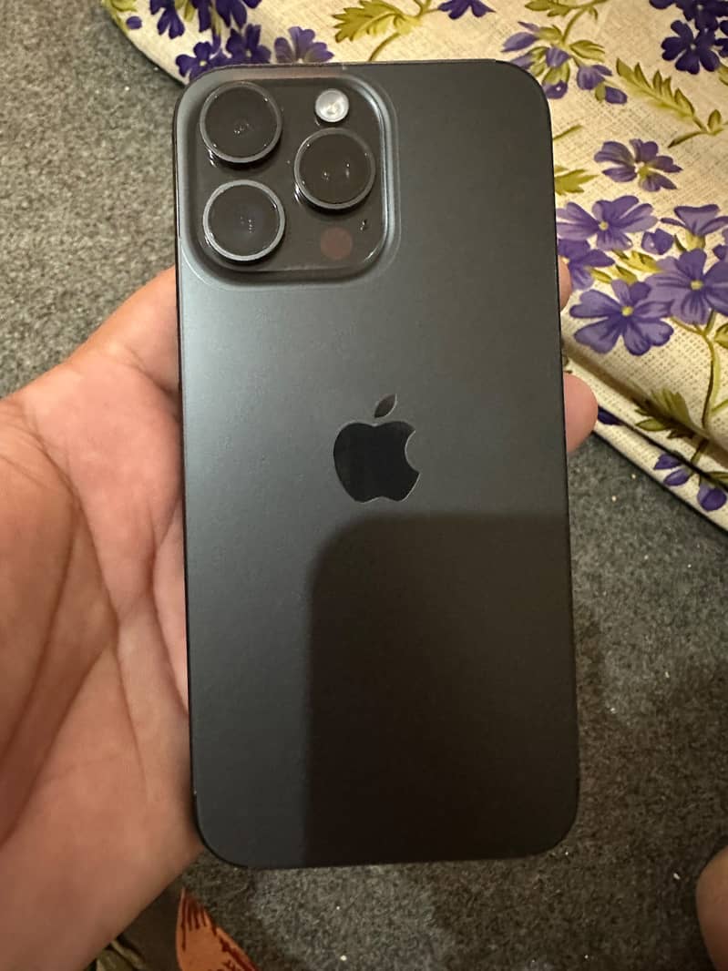 Apple iPhone 15 Pro Max 2