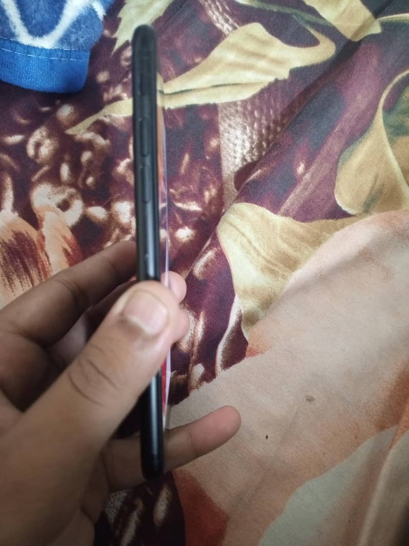 Apple iPhone 7 0