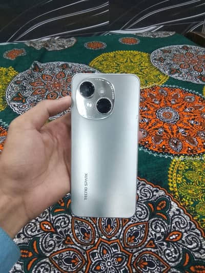 Tecno Spark Go 1