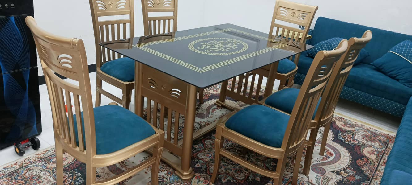 Dining Table 0