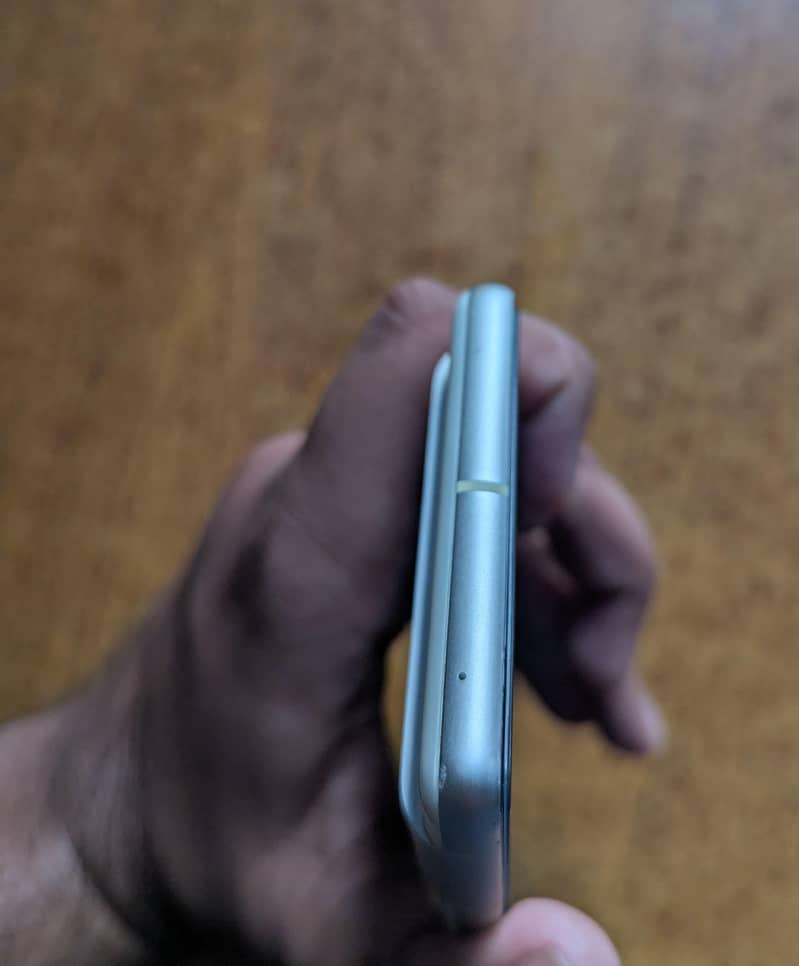 Google Pixel 7 4