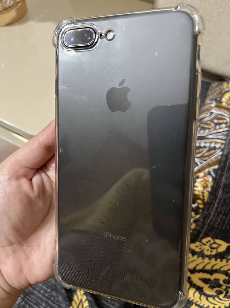 Apple iPhone 7 Plus 0