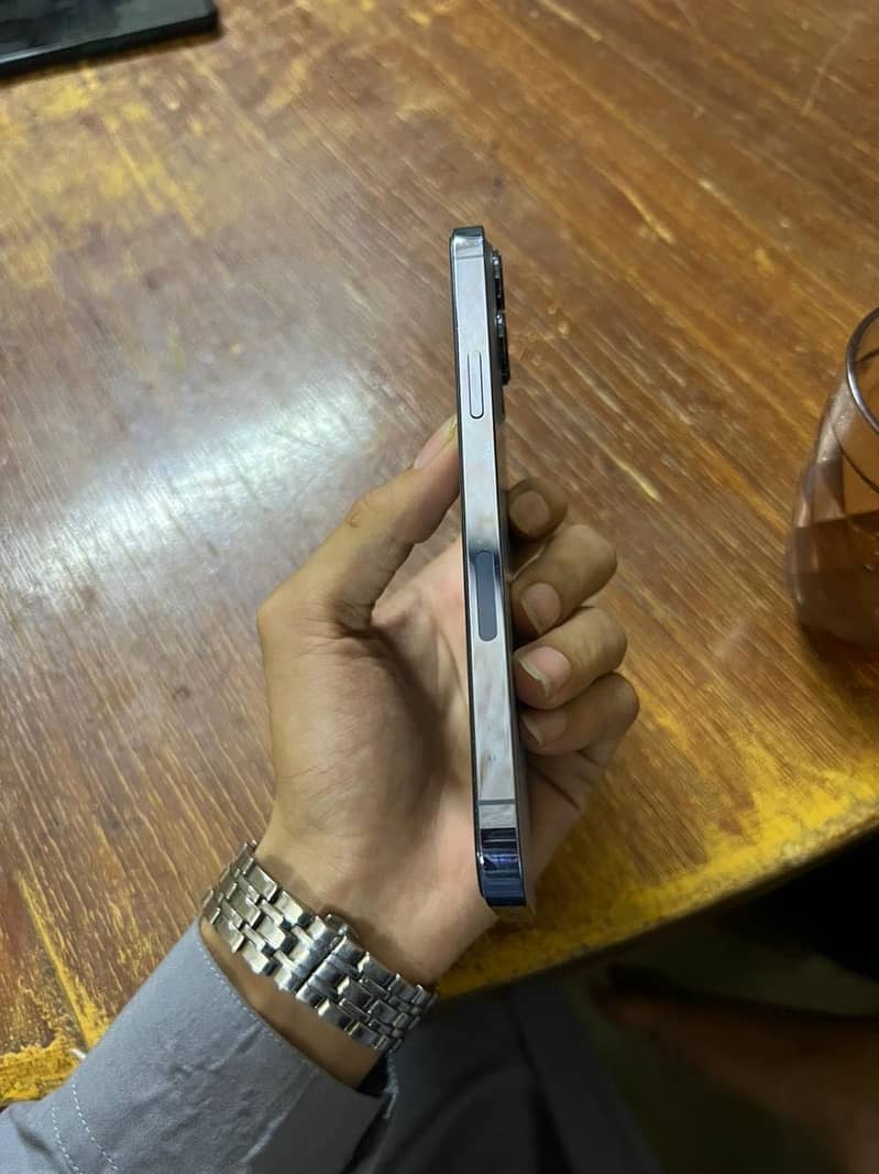 iPhone 13 Pro Max (Sim working) 3