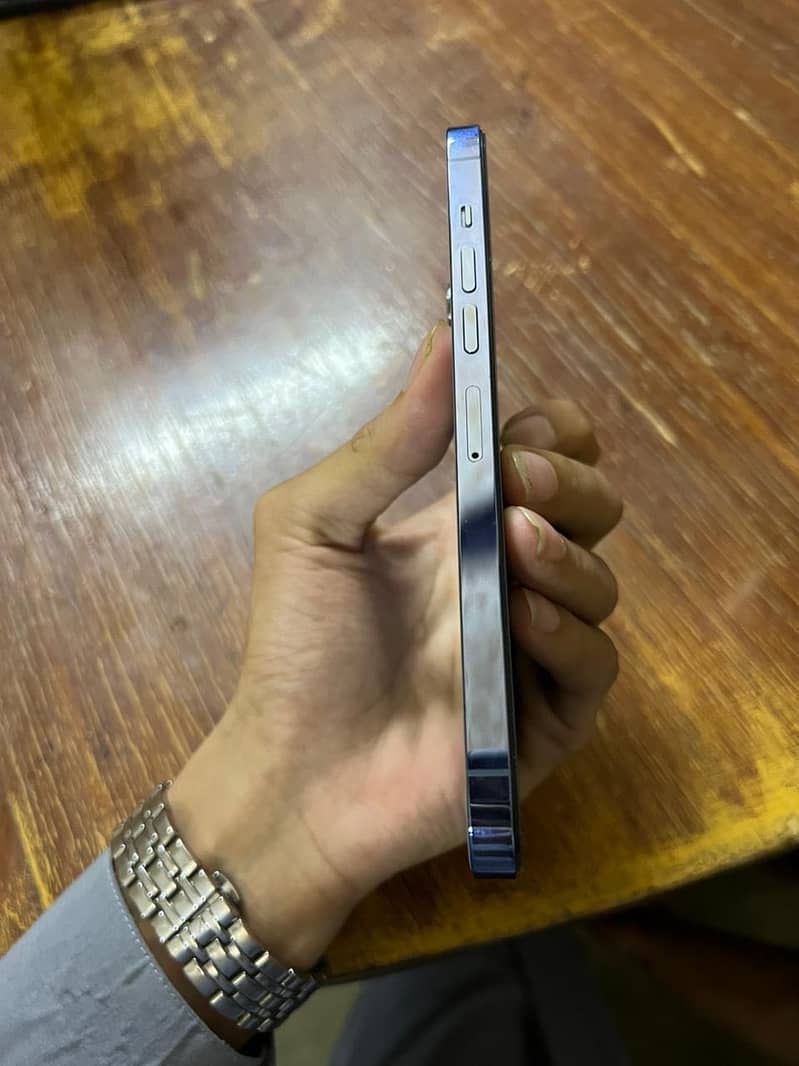 iPhone 13 Pro Max (Sim working) 4